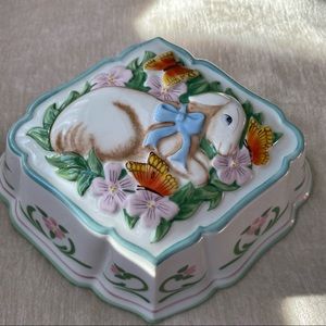 Le Cordon Bleu The Franklin Mint Ceramic Bunny Mold 1986